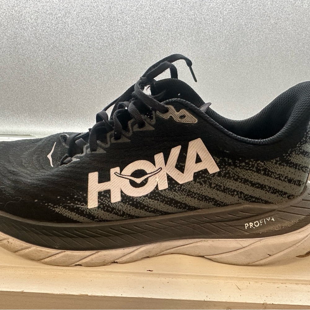 Hoka Mach 5, black grey and White mens size 9.5